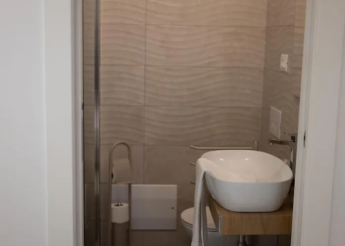 Alojamento de Acomodação e Pequeno-almoço Jerocades