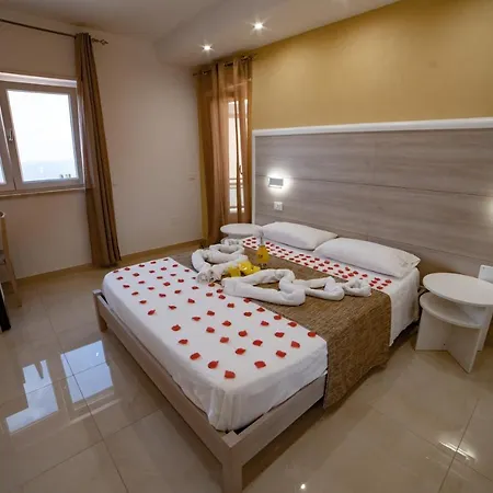 Jerocades 4*