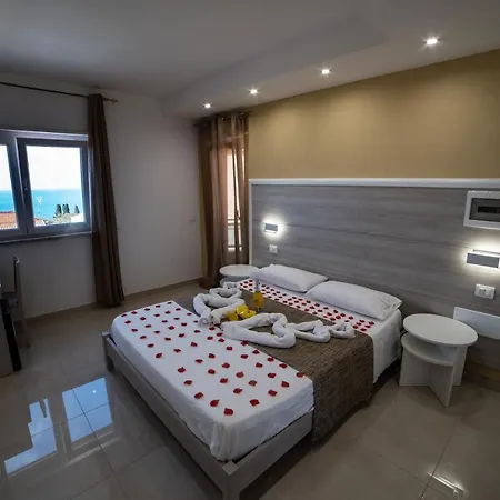 Jerocades 4*