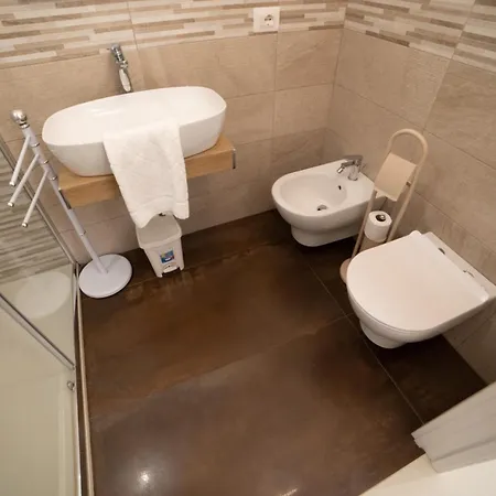 Jerocades Bed & Breakfast 4*