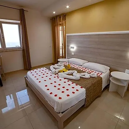 Jerocades 4*