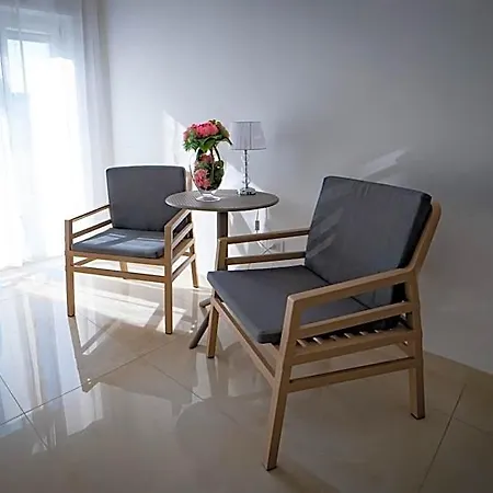 Jerocades Bed & Breakfast 4*
