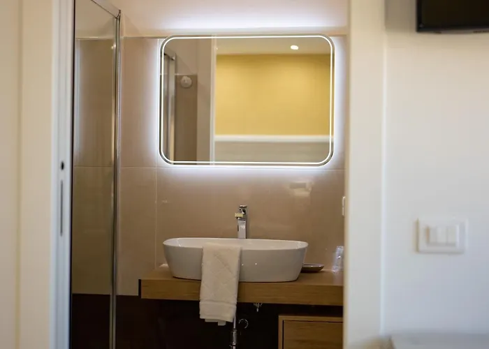 Alojamento de Acomodação e Pequeno-almoço Jerocades 4*